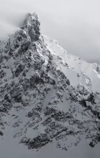 Sommet enneigé des Alpes