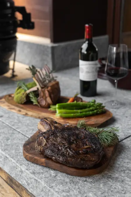 Plat de viande et légumes